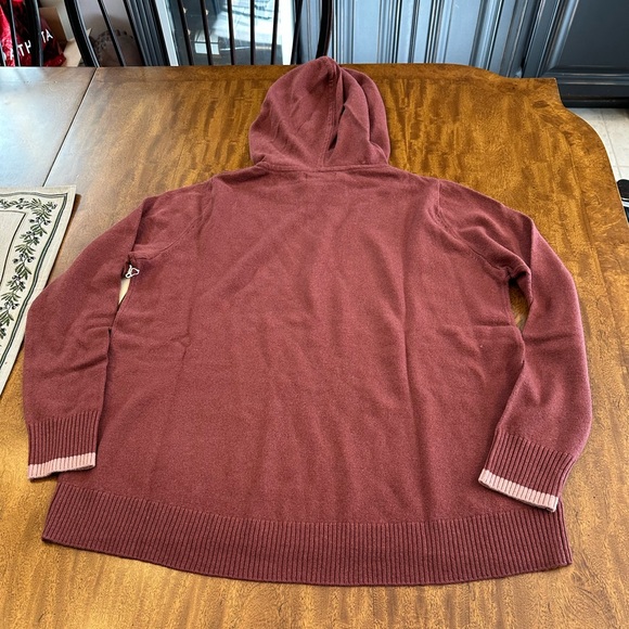 SUMMERSALT women’s The Coziest Cashmere Blend Hoodie - Picture 8 of 16